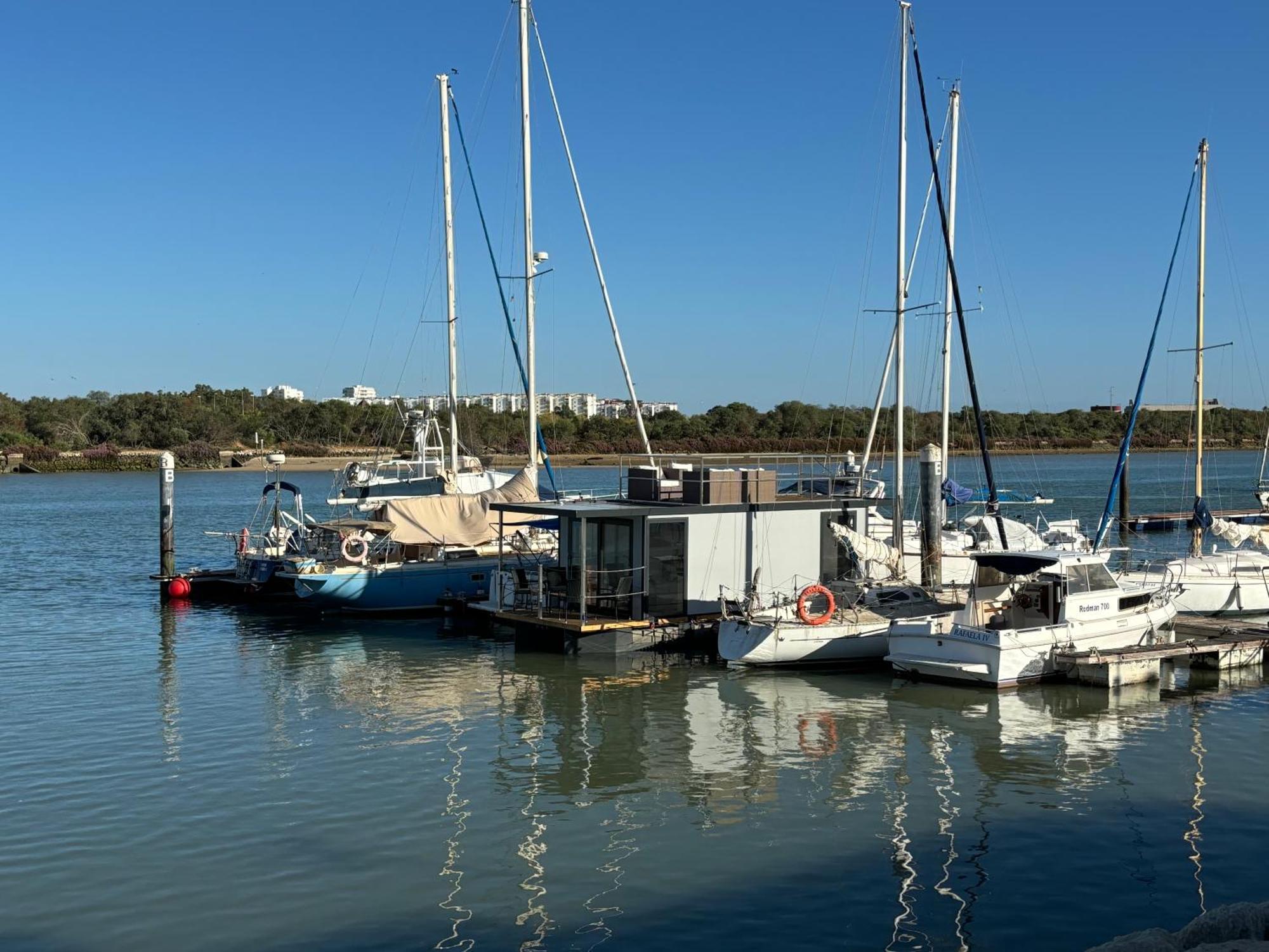 The Boathouse Company - Casa Flotante Experience - Real Club Nautico, Botel El Puerto de Santa Maria